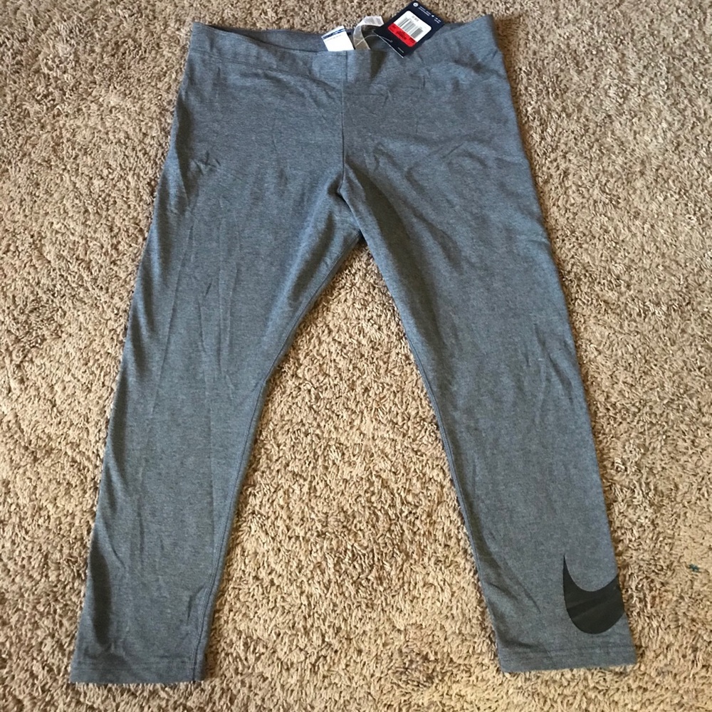 Women’s Nike Capri Size Large